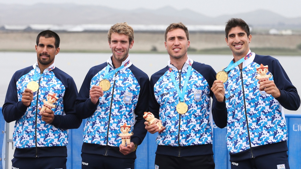 El cuarteto con sus medallas de oro. Cuba logró la plata y Brasil, el bronce.
