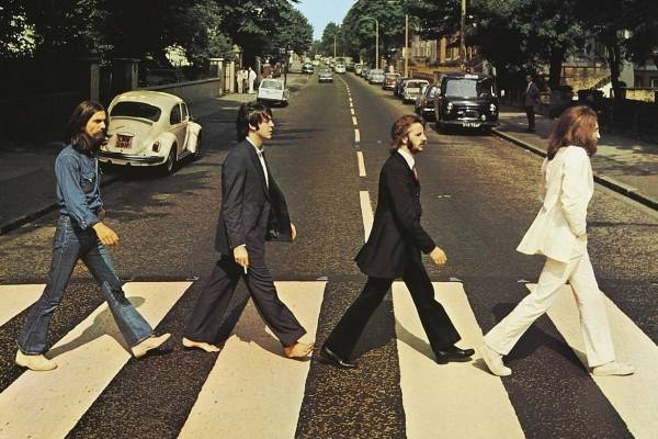 Cumple 50 años la emblemática foto que ilustra la portada de “Abbey Road”