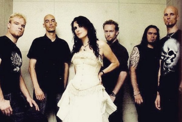 Within Temptation se retira de un festival libanés para apoyar a un cantante cantante gay