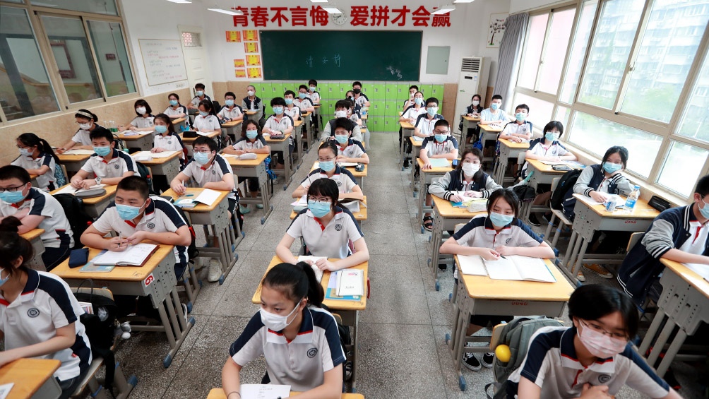 Un 75% de los estudiantes ya habían comenzado las clases, y casi todo el resto lo hizo hoy, incluso en Wuhan.