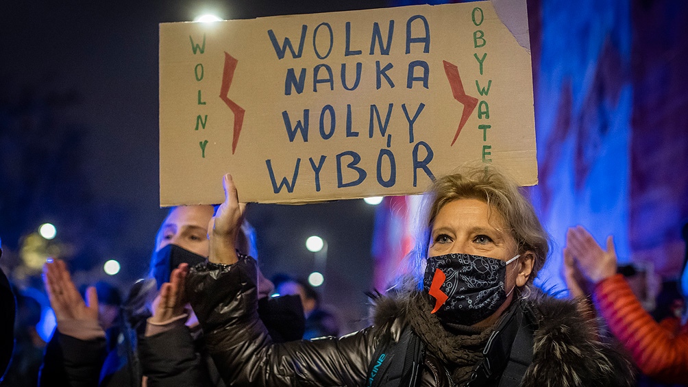 El Tribunal Constitucional de Polonia declaró inconstitucional al aborto por malformación fetal.